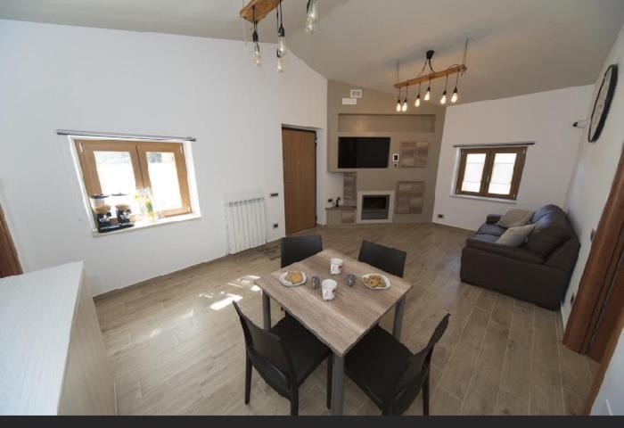 A Due Passi Bed and Breakfast Lorica Exteriör bild